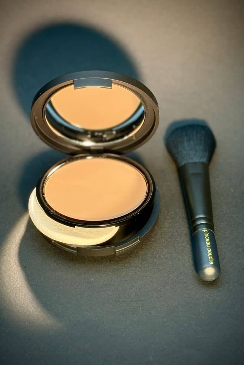 kit fond de teint à effet bronzant Charlie en Particulier