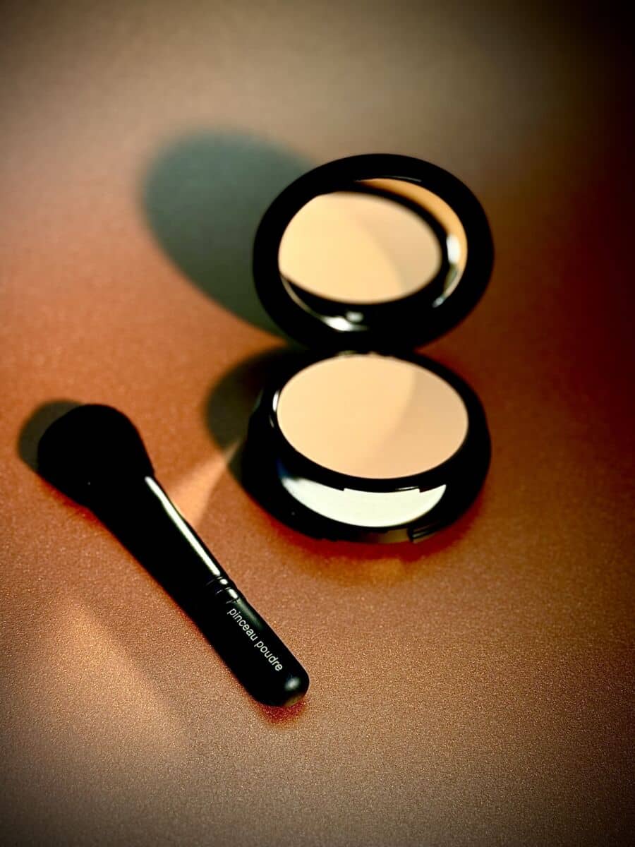 kit fond de teint à effet bronzant Charlie en Particulier