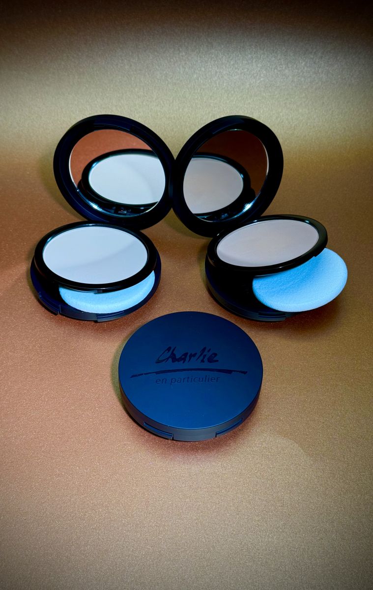 Kit 2 poudres fond de teint - effet bronzant et tête de Star - Charlie en Particulier